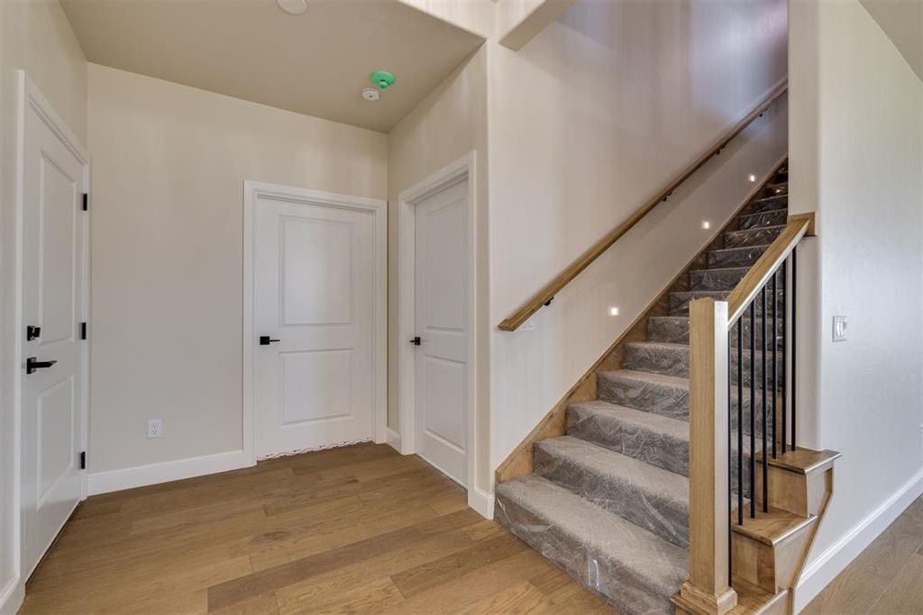 Image 12 of property listing at 19409 S Country Drive, Edmond, OK 73012