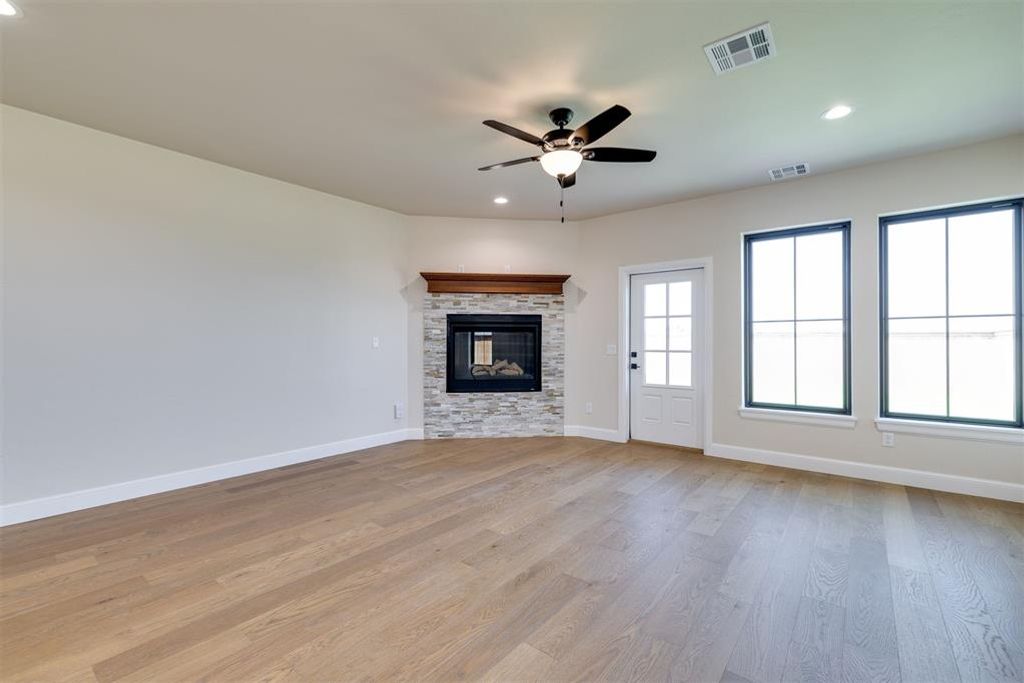 Image 21 of property listing at 19409 S Country Drive, Edmond, OK 73012