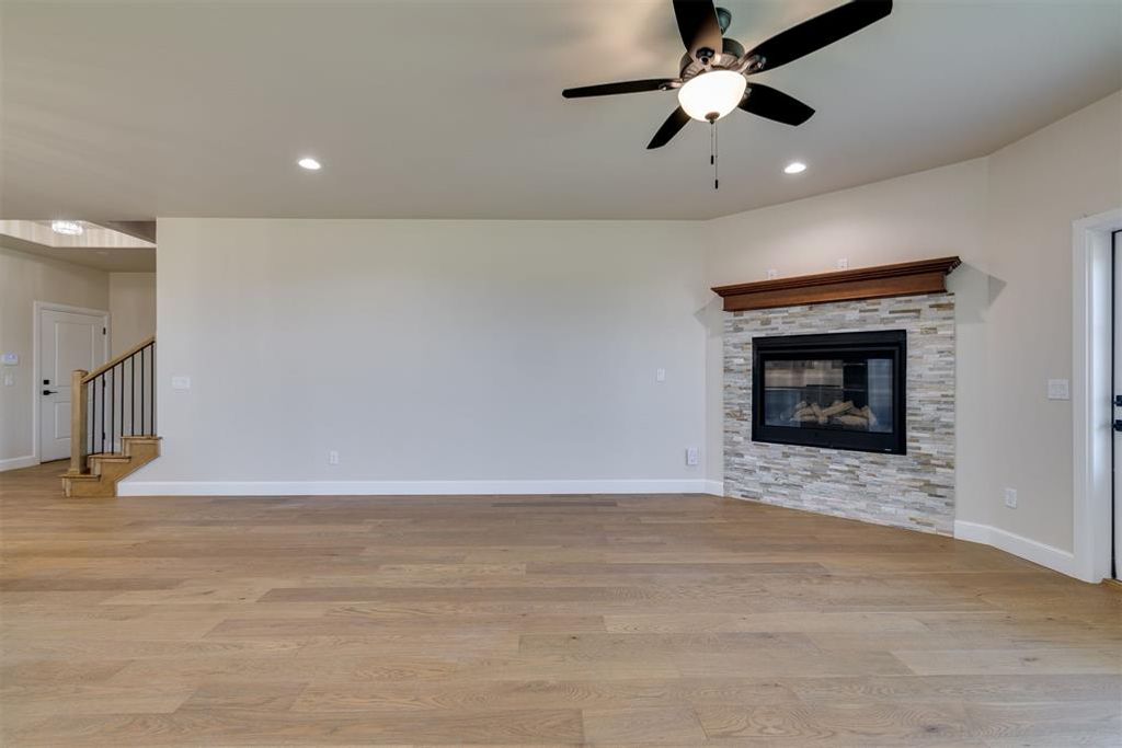 Image 22 of property listing at 19409 S Country Drive, Edmond, OK 73012
