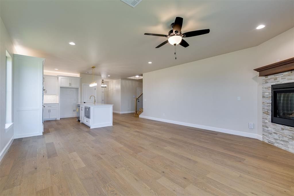 Image 23 of property listing at 19409 S Country Drive, Edmond, OK 73012