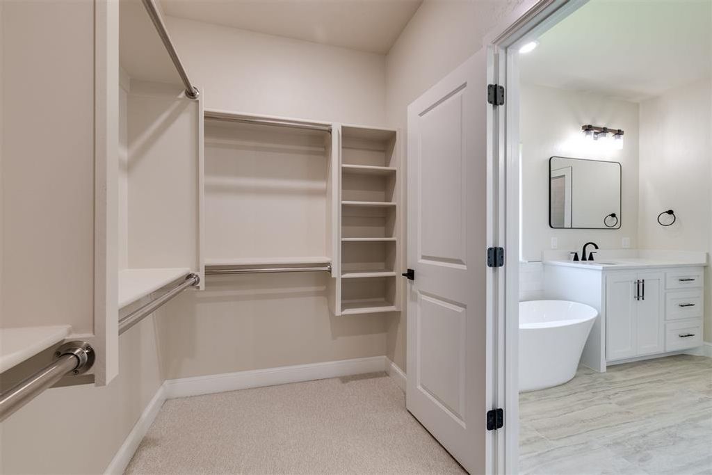 Image 35 of property listing at 19409 S Country Drive, Edmond, OK 73012