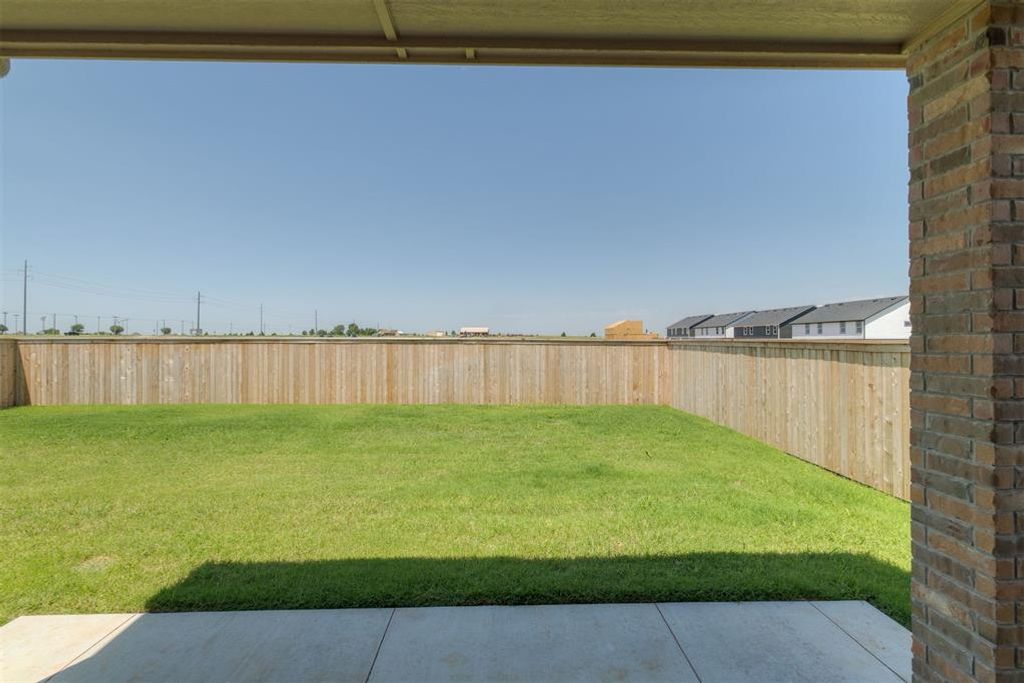 Image 7 of property listing at 19409 S Country Drive, Edmond, OK 73012