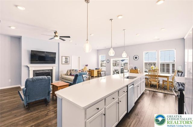 8071 Schaefer Crest, Upper Macungie Twp, PA 18031