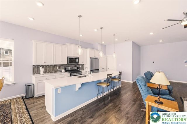 8071 Schaefer Crest, Upper Macungie Twp, PA 18031