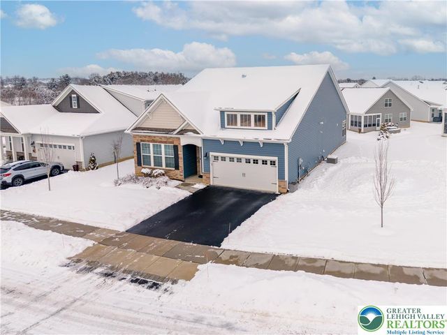 8071 Schaefer Crest, Upper Macungie Twp, PA 18031