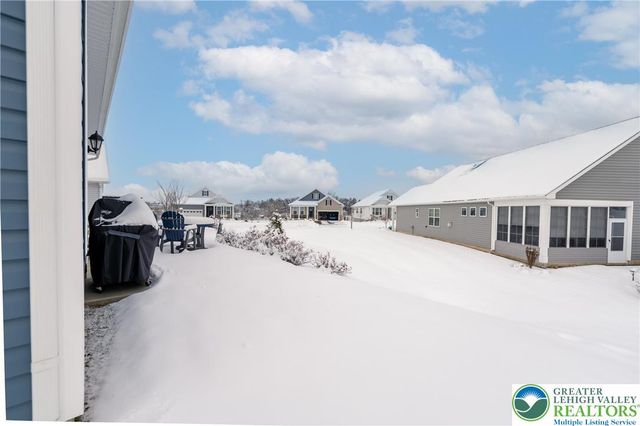 8071 Schaefer Crest, Upper Macungie Twp, PA 18031