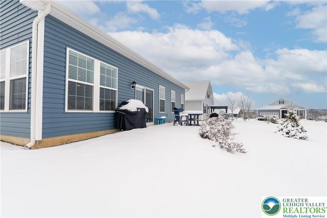 8071 Schaefer Crest, Upper Macungie Twp, PA 18031