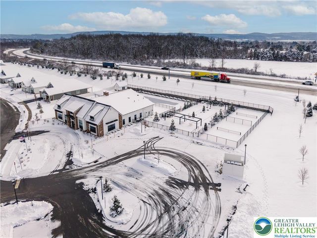 8071 Schaefer Crest, Upper Macungie Twp, PA 18031