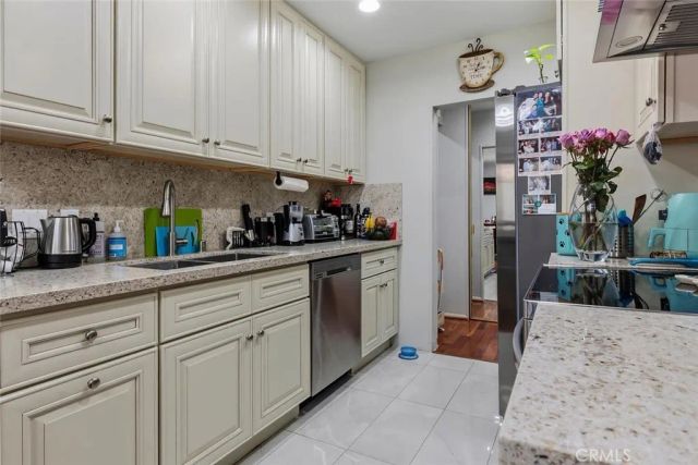 7300 Franklin Avenue 449, Los Angeles, CA 90046