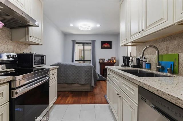 7300 Franklin Avenue 449, Los Angeles, CA 90046