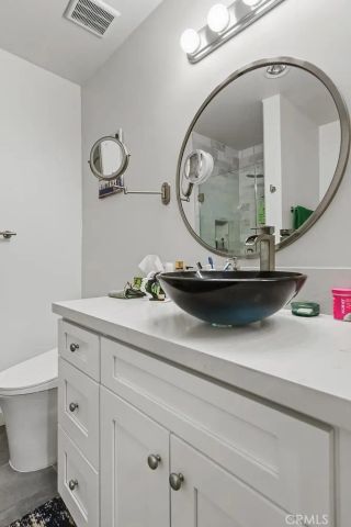 7300 Franklin Avenue 449, Los Angeles, CA 90046