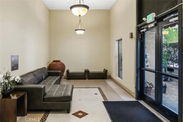 7300 Franklin Avenue 449, Los Angeles, CA 90046