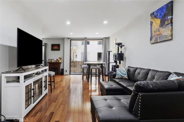7300 Franklin Avenue 449, Los Angeles, CA 90046