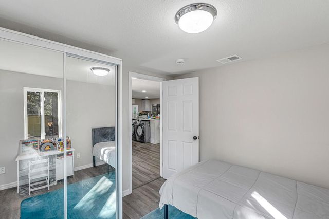 2538 Palo Alto Way, Running Springs, CA 92382