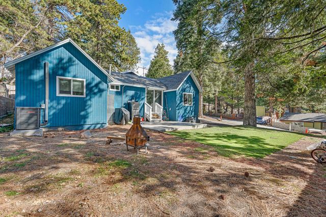 2538 Palo Alto Way, Running Springs, CA 92382