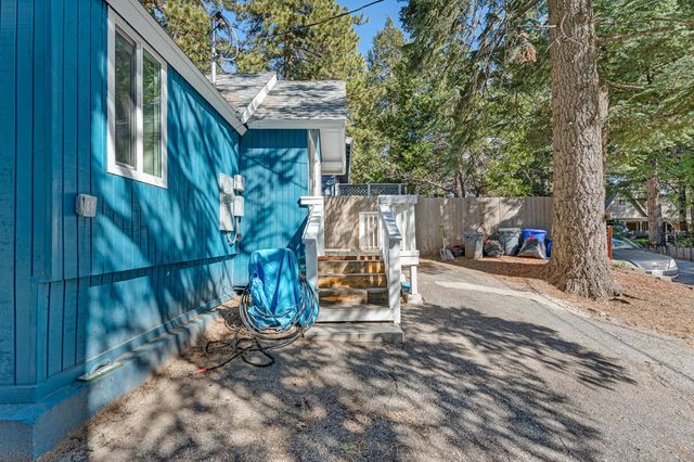 2538 Palo Alto Way, Running Springs, CA 92382