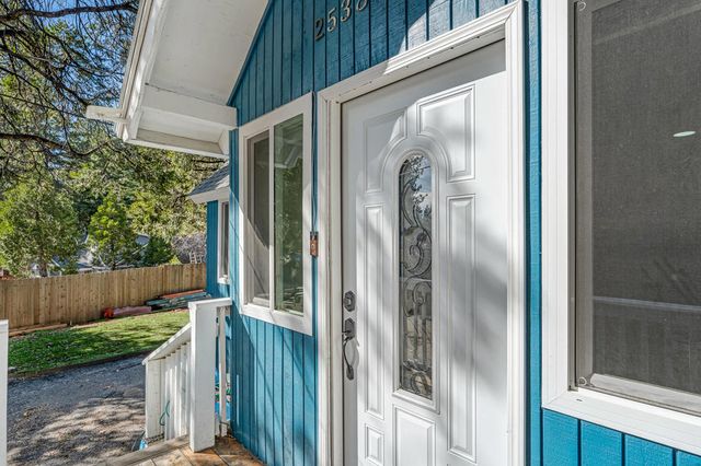 2538 Palo Alto Way, Running Springs, CA 92382