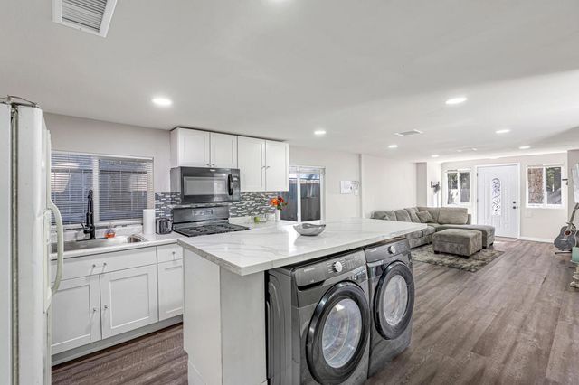 2538 Palo Alto Way, Running Springs, CA 92382