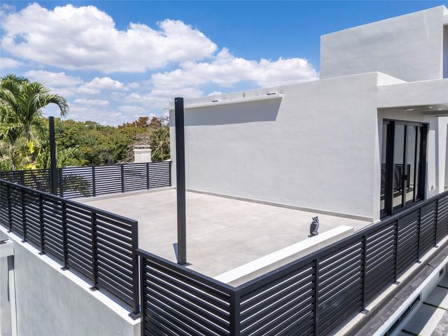 3304 NE 14th Ct, Fort Lauderdale, FL 33304