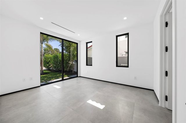 3304 NE 14th Ct, Fort Lauderdale, FL 33304