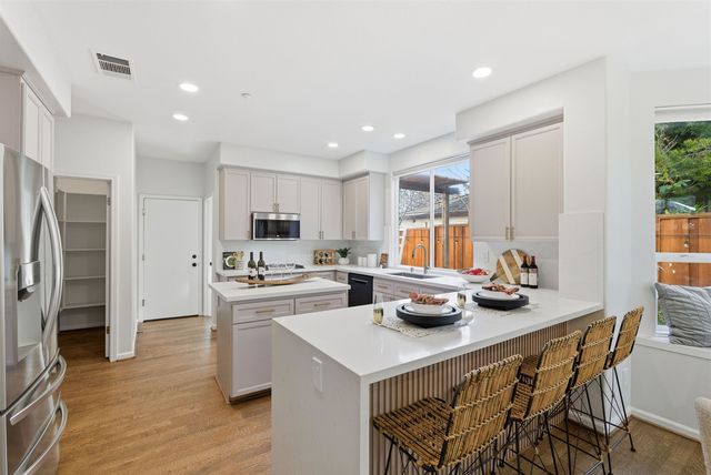 1147 Rebecca Dr, Livermore, CA 94550