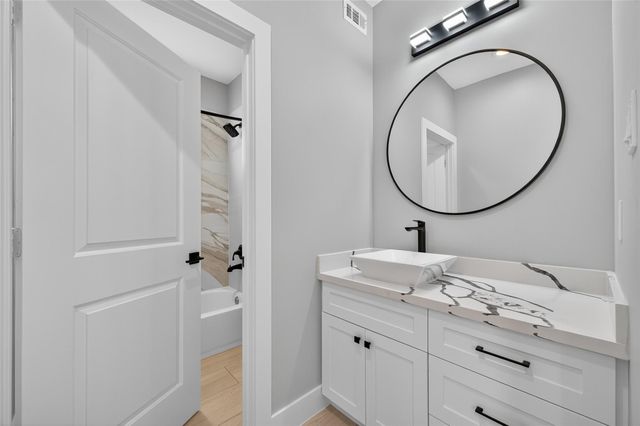 2004 Worms Street, Houston, TX 77020