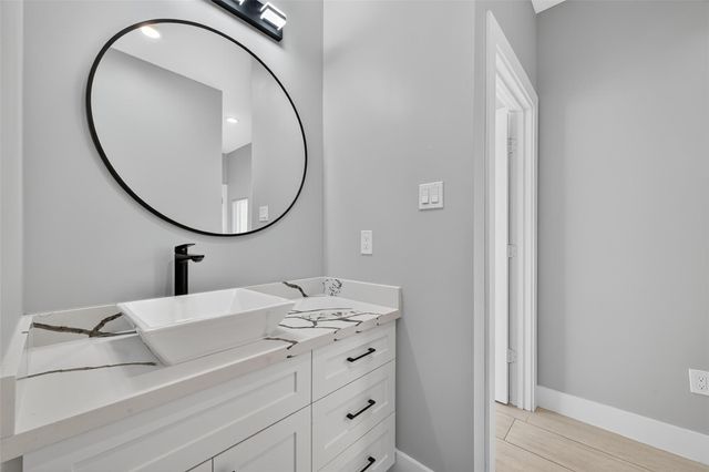 2004 Worms Street, Houston, TX 77020