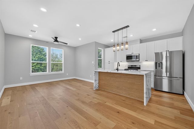 2004 Worms Street, Houston, TX 77020