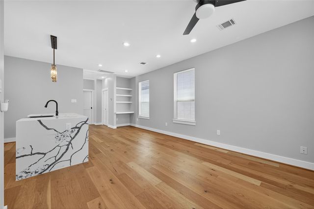 2004 Worms Street, Houston, TX 77020