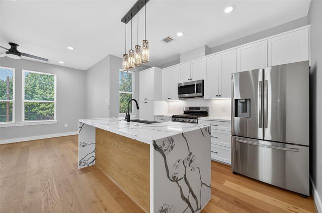 2004 Worms Street, Houston, TX 77020