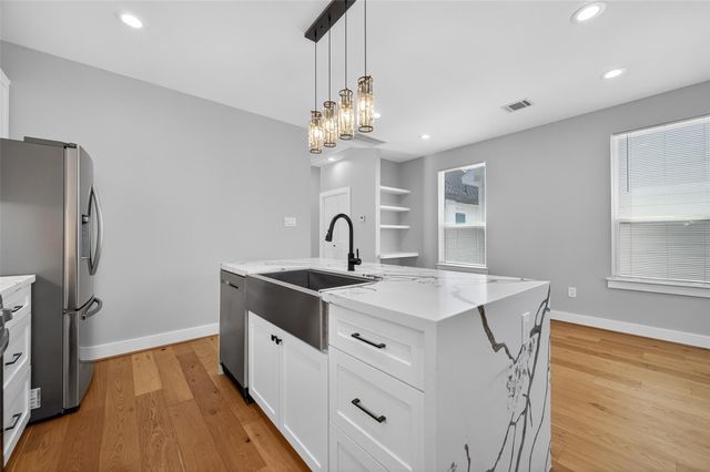 2004 Worms Street, Houston, TX 77020