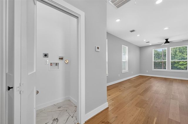 2004 Worms Street, Houston, TX 77020