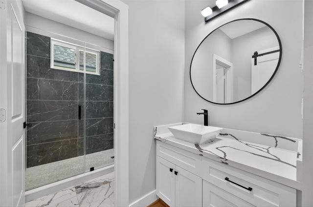 2004 Worms Street, Houston, TX 77020