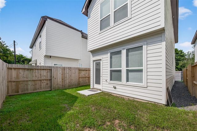 2004 Worms Street, Houston, TX 77020