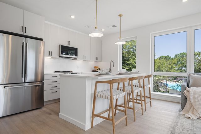 80 Constitution Ave Unit 323, Portsmouth, NH 03801