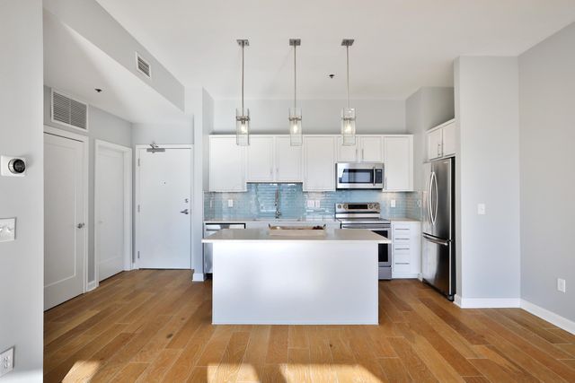 825 N 4th Street, 402, Columbus, OH 43215