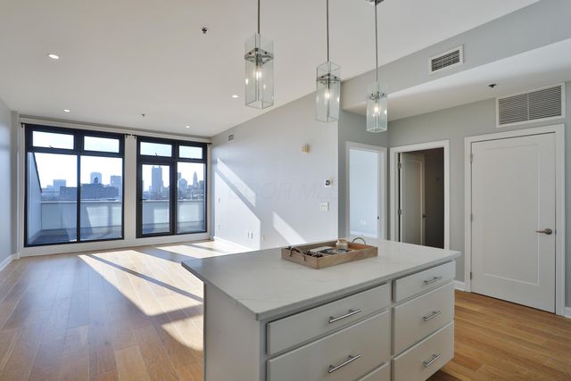 825 N 4th Street, 402, Columbus, OH 43215