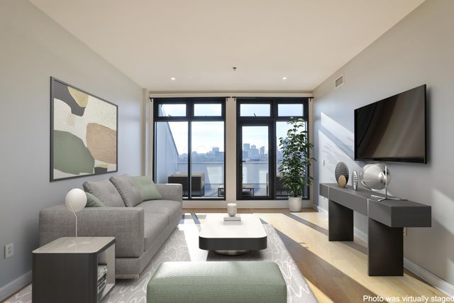 825 N 4th Street, 402, Columbus, OH 43215