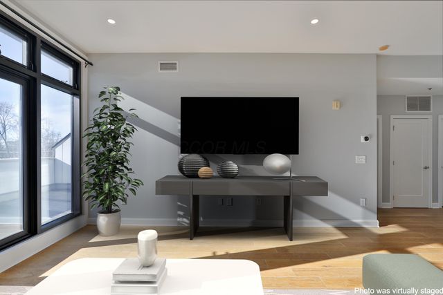 825 N 4th Street, 402, Columbus, OH 43215