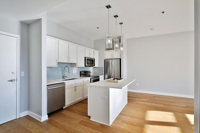 825 N 4th Street, 402, Columbus, OH 43215