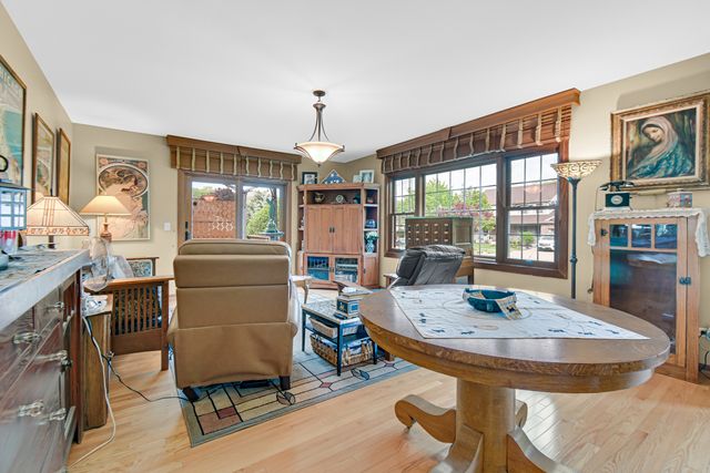 9324 S 79th Avenue 9324, Hickory Hills, IL 60457