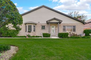 9324 S 79th Avenue 9324, Hickory Hills, IL 60457