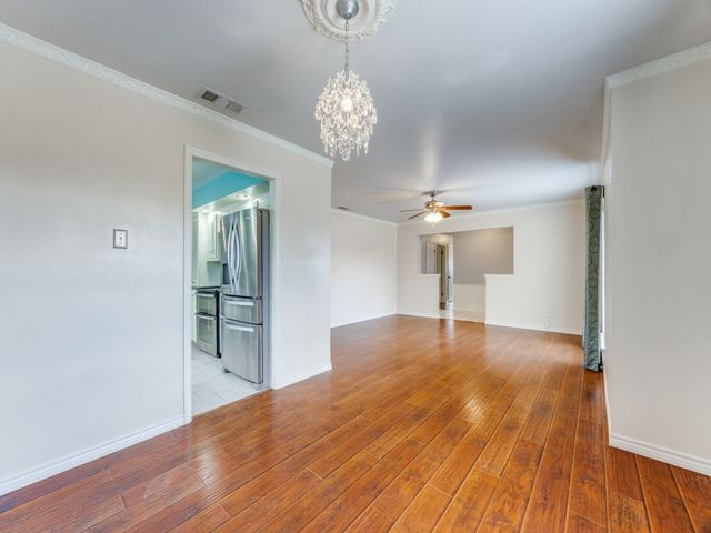 1713 Crescent Drive, Sherman, TX 75092