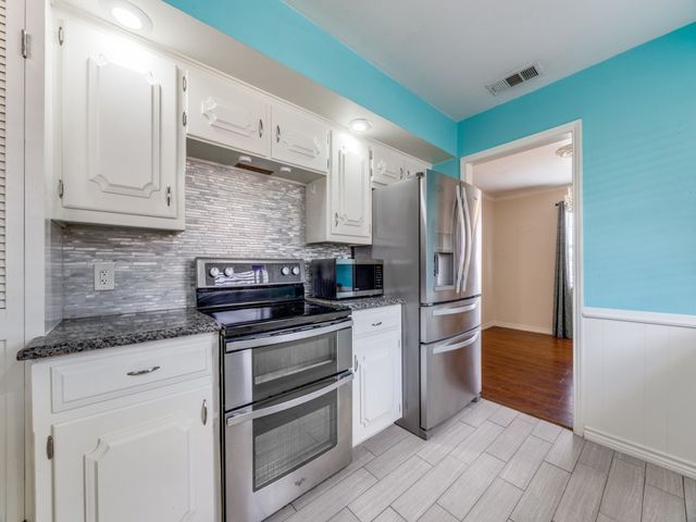 1713 Crescent Drive, Sherman, TX 75092