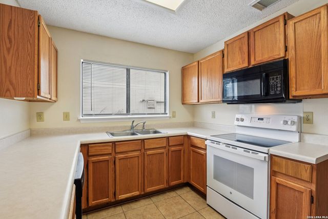 8083 Chestnut Barr, Converse, TX 78109