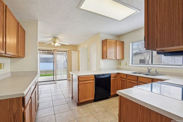 8083 Chestnut Barr, Converse, TX 78109