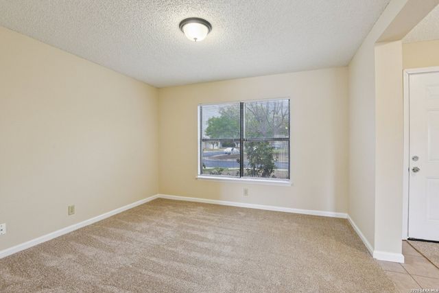 8083 Chestnut Barr, Converse, TX 78109