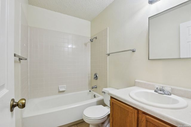 8083 Chestnut Barr, Converse, TX 78109