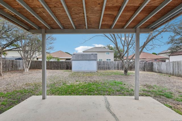 8083 Chestnut Barr, Converse, TX 78109