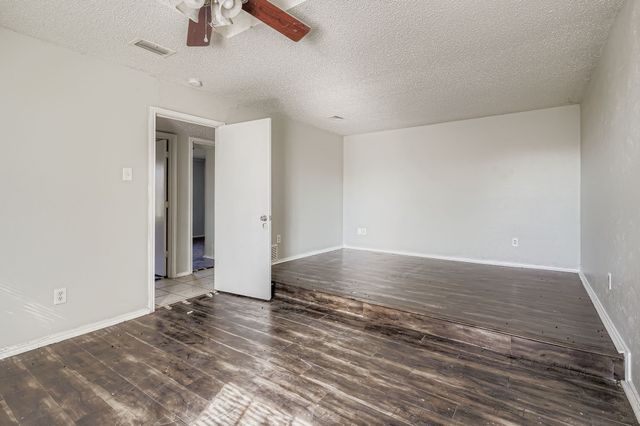 108 Pearly Top Drive, Glenn Heights, TX 75154